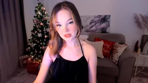 Sophia online show from December 2025 07:53:01 PM