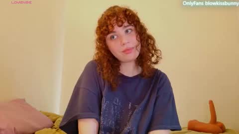 Blow Kiss Bunny online show from March 2026 02:12:01 PM