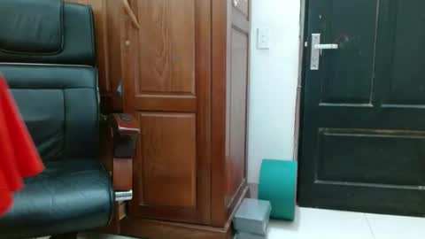 Snapshot of blowy079 chatting on October 2025 08:34:02 AM blowy079 online show from October 2025 08:34:02 AM