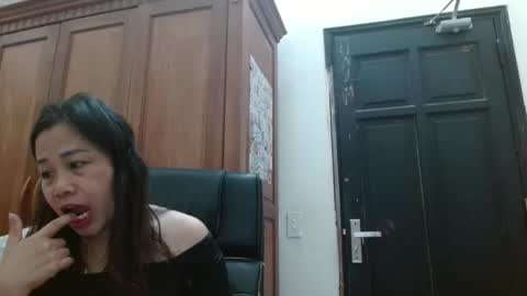 Snapshot of blowy079 chatting on November 2025 01:07:02 AM blowy079 online show from November 2025 01:07:02 AM