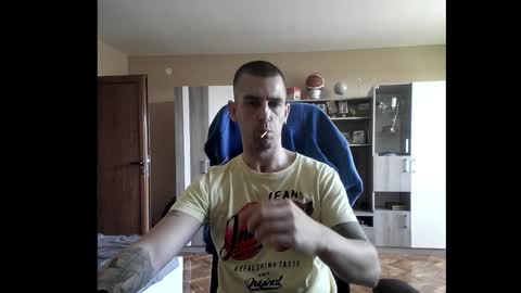 Runaway online show from October 2025 01:45:02 PM