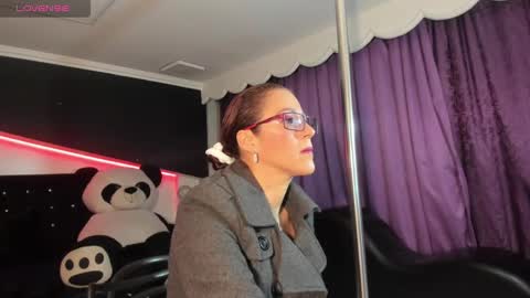 Snapshot of blue_grey_ chatting on October 2025 02:46:02 AM Blue online show from October 2025 02:46:02 AM