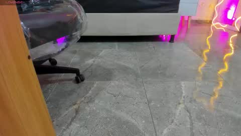 blue_tay1 online show from October 2025 11:40:01 AM