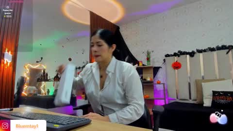 blue_tay1 online show from October 2025 12:09:02 PM