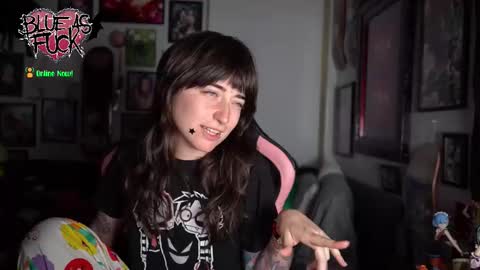 Blue online show from November 2025 02:10:01 AM