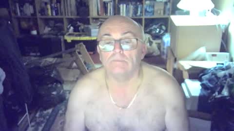 Snapshot of bluebox65 chatting on November 2025 05:37:01 PM bluebox65 online show from November 2025 05:37:01 PM