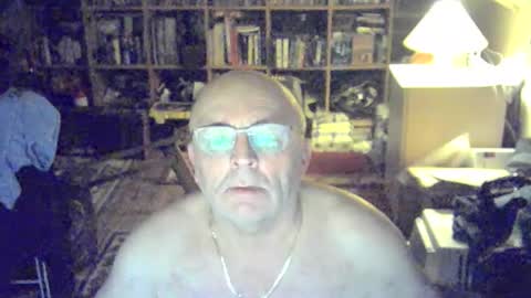 Snapshot of bluebox65 chatting on December 2025 04:34:02 PM bluebox65 online show from December 2025 04:34:02 PM