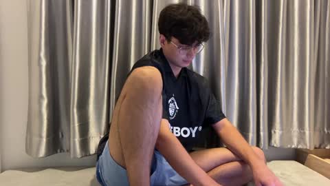 Snapshot of bluedaan chatting on December 2024 01:31:02 PM Daan online show from December 2024 01:31:02 PM