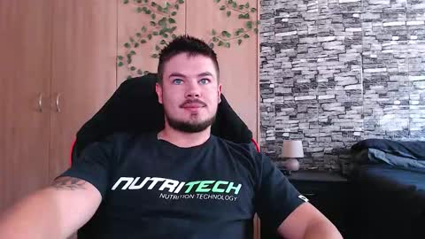 blueeyeboy0 online show from October 2025 08:02:02 AM