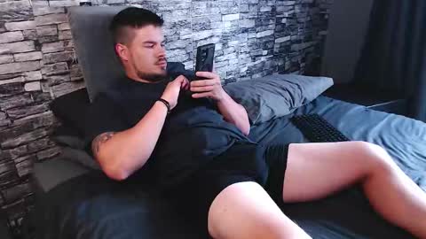 blueeyeboy0 online show from November 2025 07:57:01 AM