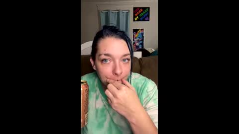 Snapshot of blueeyedbeauty92 chatting on November 2025 05:40:02 AM blueeyedbeauty92 online show from November 2025 05:40:02 AM