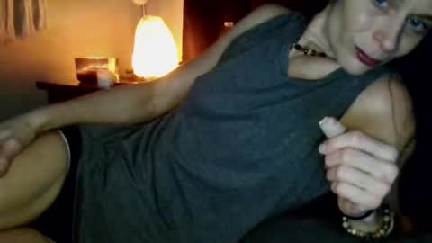 Snapshot of blueeyedlie chatting on January 2025 04:58:02 AM Blueeyedlie online show from January 2025 04:58:02 AM