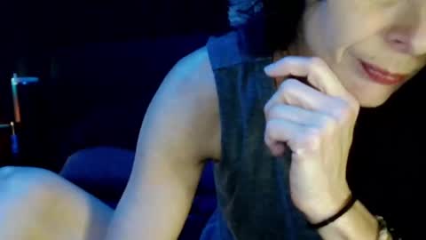 Snapshot of blueeyedlie chatting on February 2025 09:15:01 PM Blueeyedlie online show from February 2025 09:15:01 PM