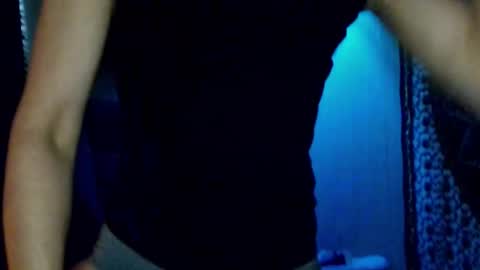 Snapshot of blueeyedlie chatting on March 2025 02:37:01 PM Blueeyedlie online show from March 2025 02:37:01 PM