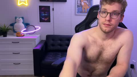 Snapshot of blueeyedtallguy chatting on December 2024 03:48:01 AM blueeyedtallguy online show from December 2024 03:48:01 AM