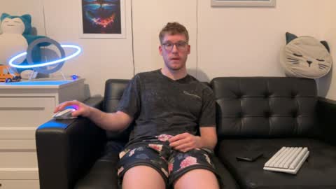 Snapshot of blueeyedtallguy chatting on December 2024 02:19:02 AM blueeyedtallguy online show from December 2024 02:19:02 AM