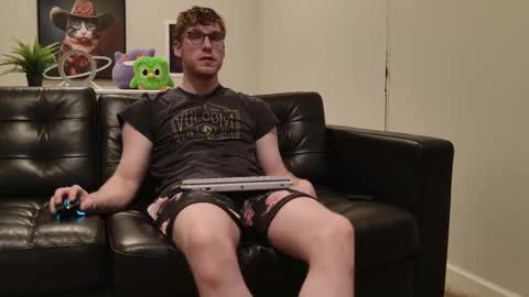 Snapshot of blueeyedtallguy chatting on October 2025 01:25:02 AM blueeyedtallguy online show from October 2025 01:25:02 AM