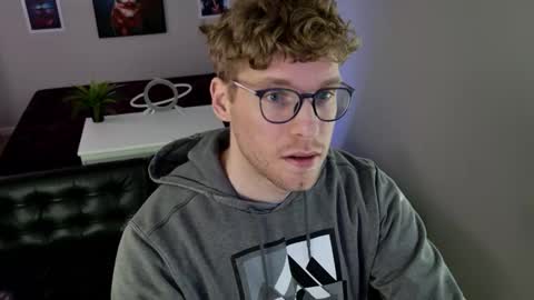 blueeyedtallguy online show from March 2026 09:32:02 PM