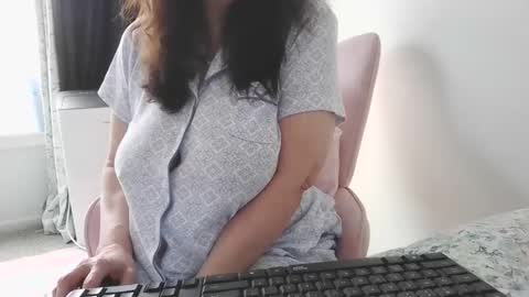 BlueEyes40DDDs online show from October 2025 07:26:02 PM