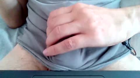 Snapshot of bluegum00 chatting on October 2025 05:26:02 AM bluegum00 online show from October 2025 05:26:02 AM