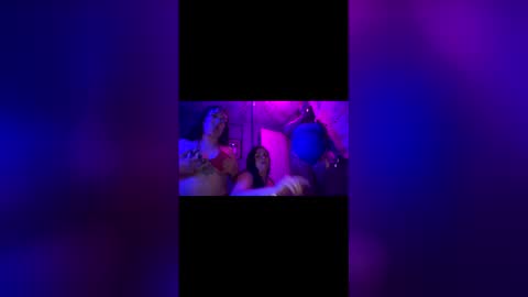 Bluhoney online show from May 2026 04:07:02 AM