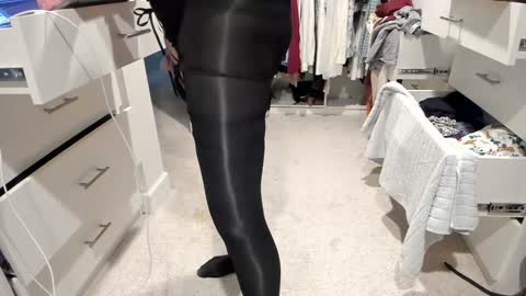 Blue Kenyi online show from February 2025 01:43:01 AM