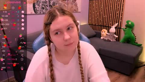 Snapshot of blush_ellie chatting on November 2025 09:31:02 AM Ellie3 online show from November 2025 09:31:02 AM