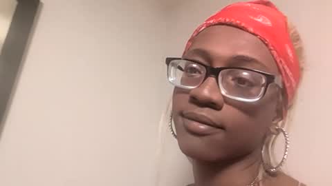 Snapshot of blushbitxh chatting on December 2024 01:23:01 AM BLUSHBITXH online show from December 2024 01:23:01 AM