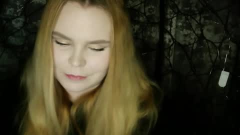 blushing_star online show from December 2025 04:33:01 PM