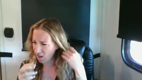 MamaMorgan online show from December 2025 04:34:02 PM