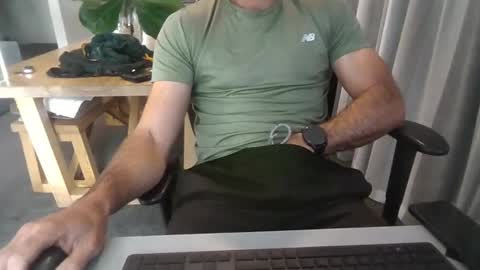 bob337733 online show from April 2026 12:15:01 AM