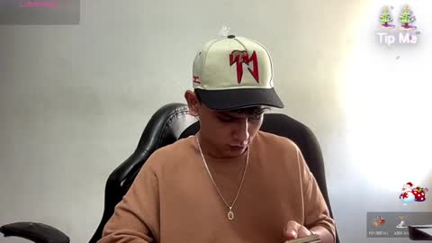 Bob  INDEPENDENT MODEL online show from December 2024 08:38:02 PM