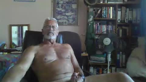 Snapshot of bobbgud chatting on May 2026 01:17:02 PM Bobbgud online show from May 2026 01:17:02 PM