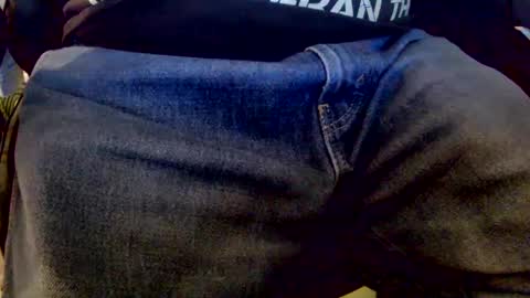 Snapshot of bobbie420_ chatting on January 2025 03:23:02 AM bobbie420_ online show from January 2025 03:23:02 AM