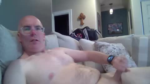 bobblehead31382 online show from May 2026 10:18:01 PM