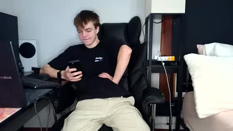 bobby72738 online show from September 2025 03:11:01 AM