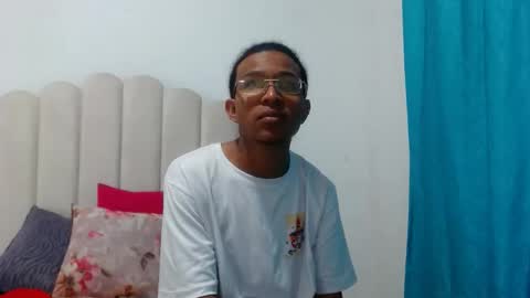 Snapshot of bobbyhot_4u chatting on December 2025 12:54:01 PM Bobby online show from December 2025 12:54:01 PM