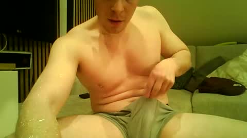 Snapshot of bodyb93 chatting on April 2026 06:34:01 PM Sascha online show from April 2026 06:34:01 PM