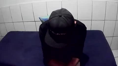 Cesar Augusto Pierdona online show from December 2025 10:06:01 PM