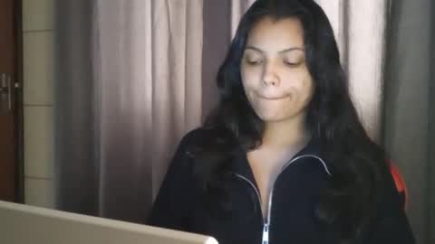 bombomepimenta online show from November 2025 08:21:02 PM