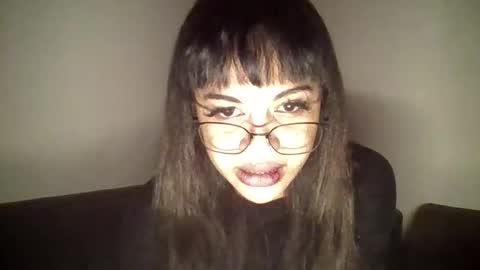 Snapshot of bombshell_ace69 chatting on December 2024 07:00:01 PM Raven online show from December 2024 07:00:01 PM