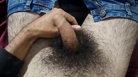 Im Bom - Tip if You Liked my Hairy Body - Private Show is Open - Read more about me in the bio below online show from April 2026 09:05:01 AM