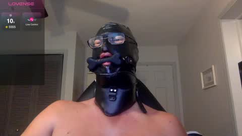 Snapshot of bondageguy12 chatting on January 2025 05:08:01 PM Bondage lover online show from January 2025 05:08:01 PM