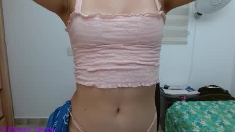 Snapshot of bonni_blonde chatting on October 2025 11:47:01 PM Bonnie online show from October 2025 11:47:01 PM