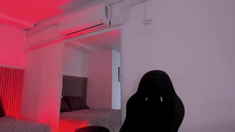 Bonnie  online show from December 2025 12:00:01 PM