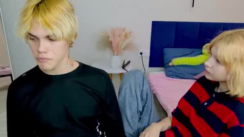 Snapshot of bonnie_and_c1yde chatting on September 2025 05:13:01 PM Jessy Mark online show from September 2025 05:13:01 PM