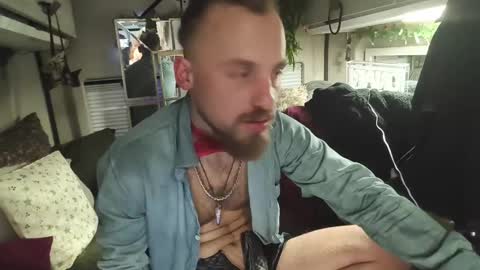 Snapshot of bonnie_and_clyde_11 chatting on November 2025 03:50:01 AM Bonnie and Clyde online show from November 2025 03:50:01 AM