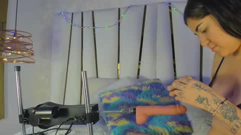 Bonnie online show from November 2025 07:19:01 PM