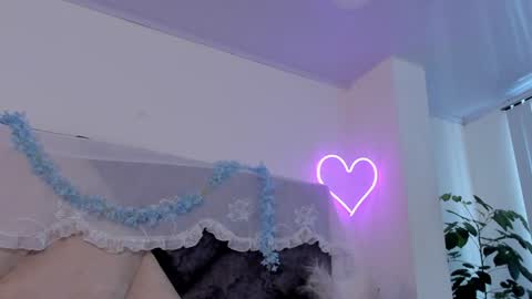 Snapshot of bonniecute_ chatting on December 2024 02:42:02 PM online show from December 2024 02:42:02 PM