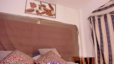 Snapshot of bonniecute_ chatting on October 2025 11:49:02 PM online show from October 2025 11:49:02 PM